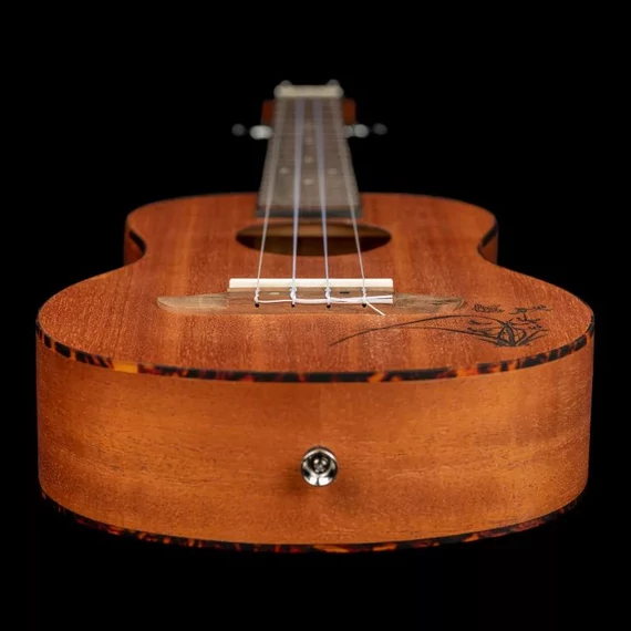 Ortega RU5MM-TE tenor ukulele
